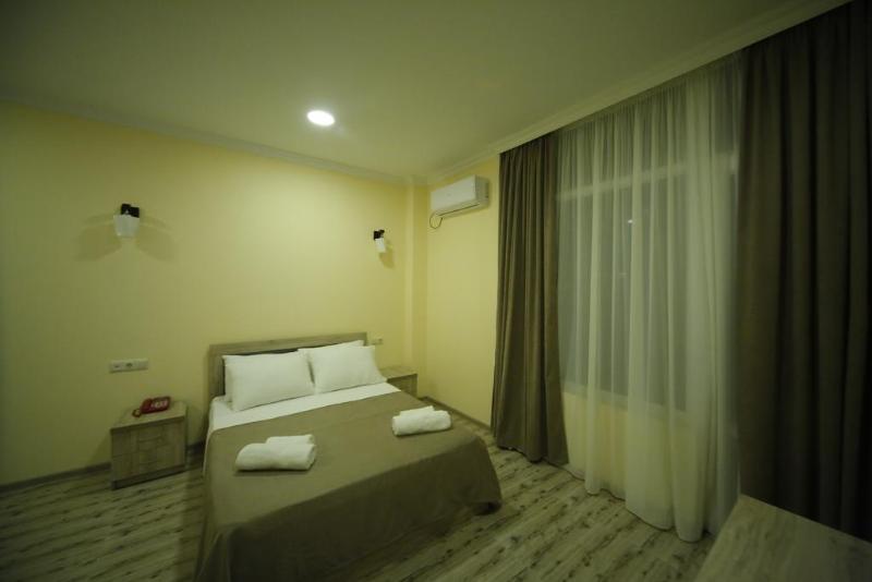 Hotel Comfort image