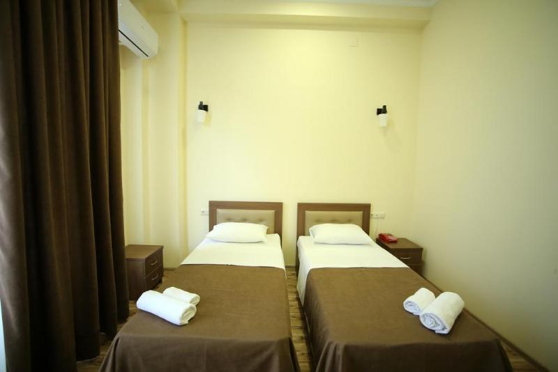 Hotel Comfort image