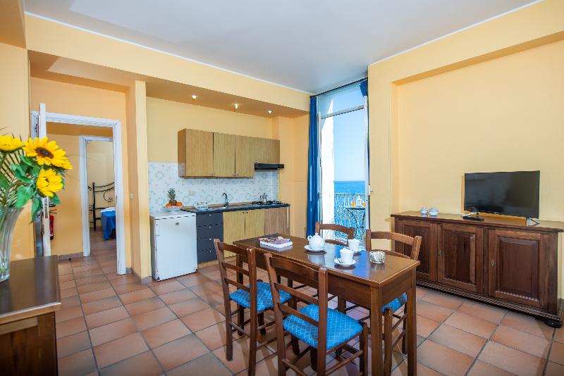 Residence Dei Baroni image