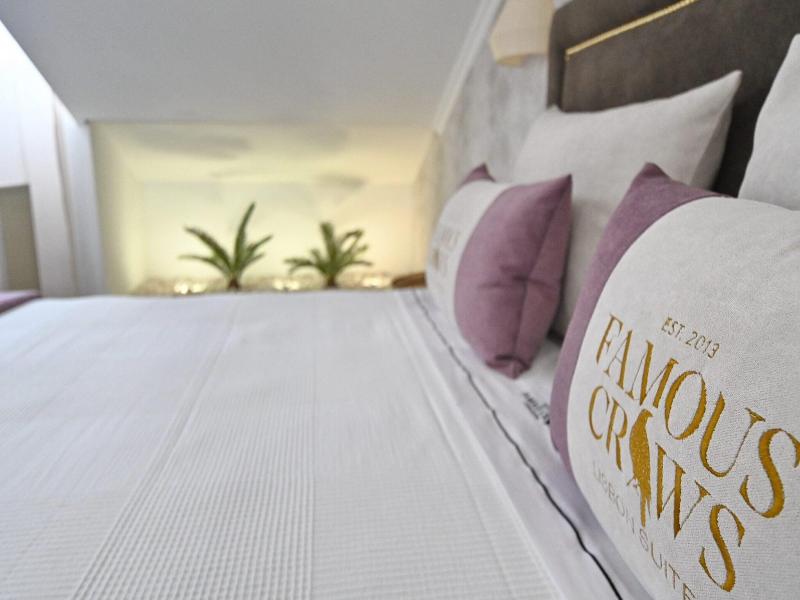 Famous Crows Guesthouse image