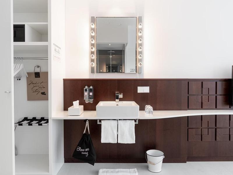 Ruby Coco Hotel Dusseldorf by IHG image