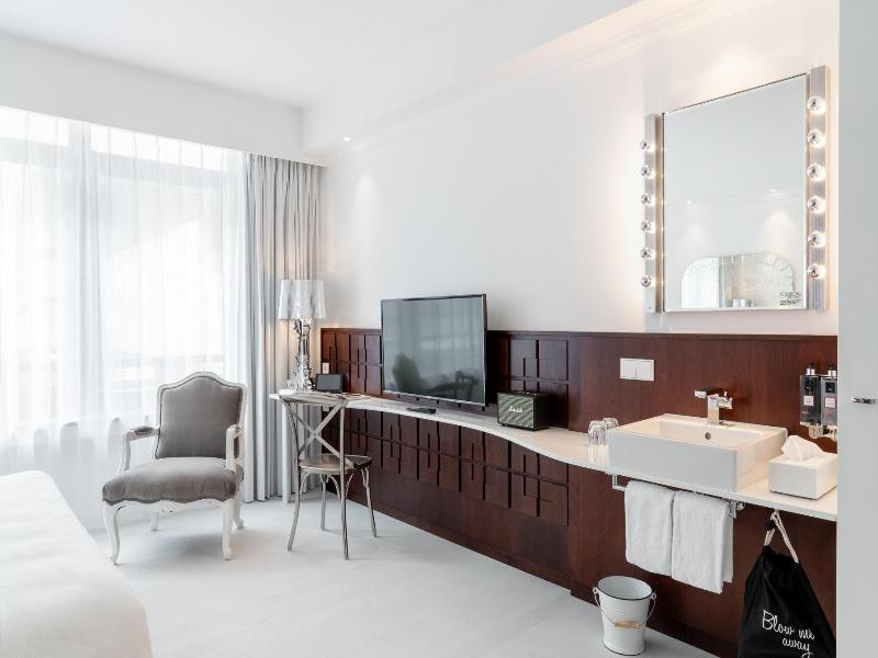 Ruby Coco Hotel Dusseldorf by IHG image