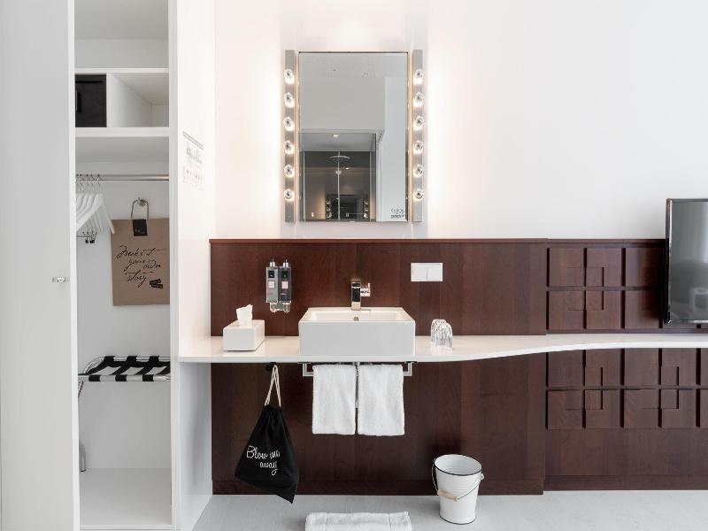 Ruby Coco Hotel Dusseldorf by IHG image