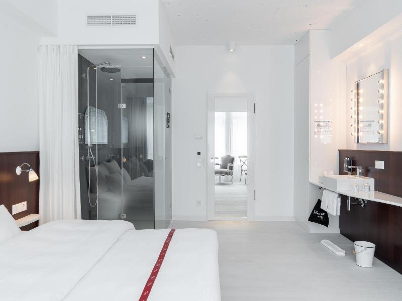 Ruby Coco Hotel Dusseldorf by IHG image