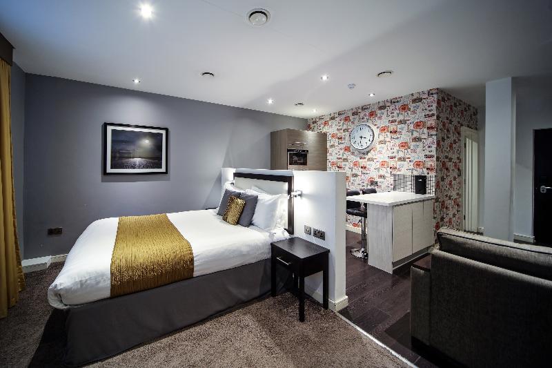 Epic Aparthotel on Seel Street image