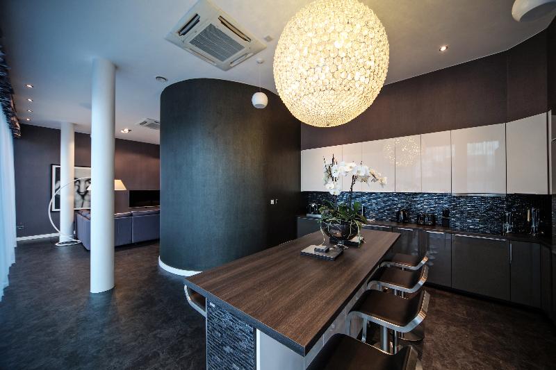 Epic Aparthotel on Seel Street image