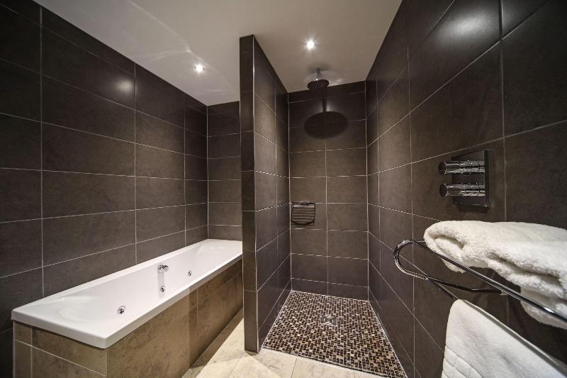Epic Aparthotel on Seel Street image
