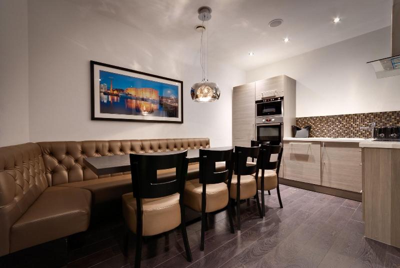 Epic Aparthotel on Seel Street image