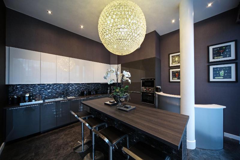 Epic Aparthotel on Seel Street image