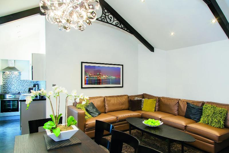 Epic Aparthotel on Seel Street image