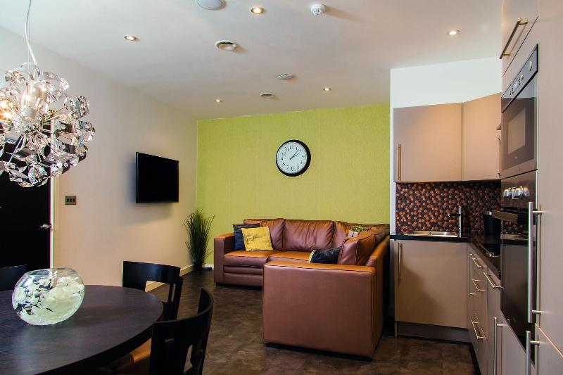 Epic Aparthotel on Seel Street image