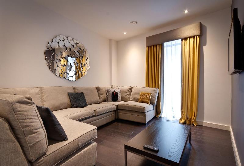 Epic Aparthotel on Seel Street image