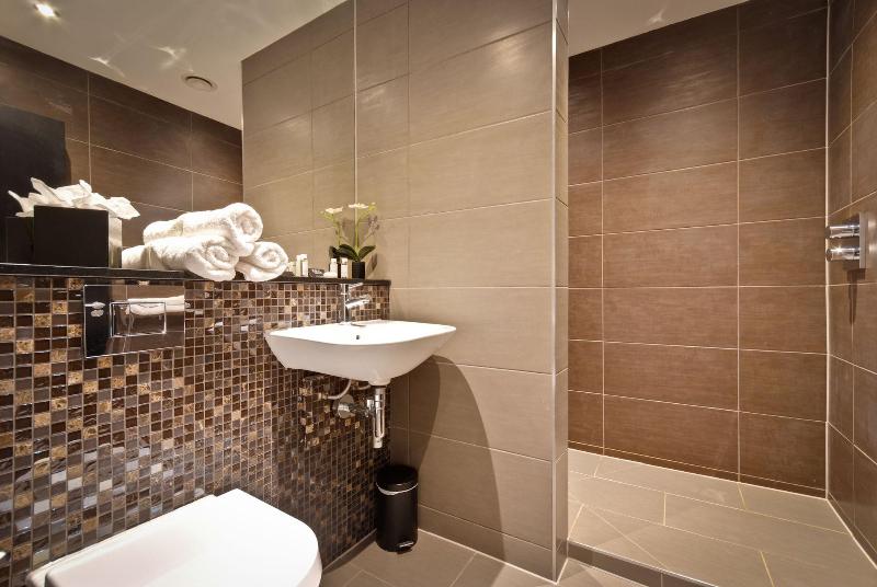 Epic Aparthotel on Seel Street image