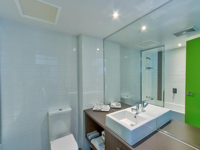 Mackay Oceanside Central Hotel image