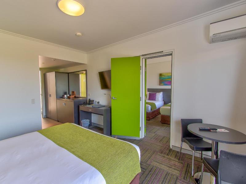 Mackay Oceanside Central Hotel image