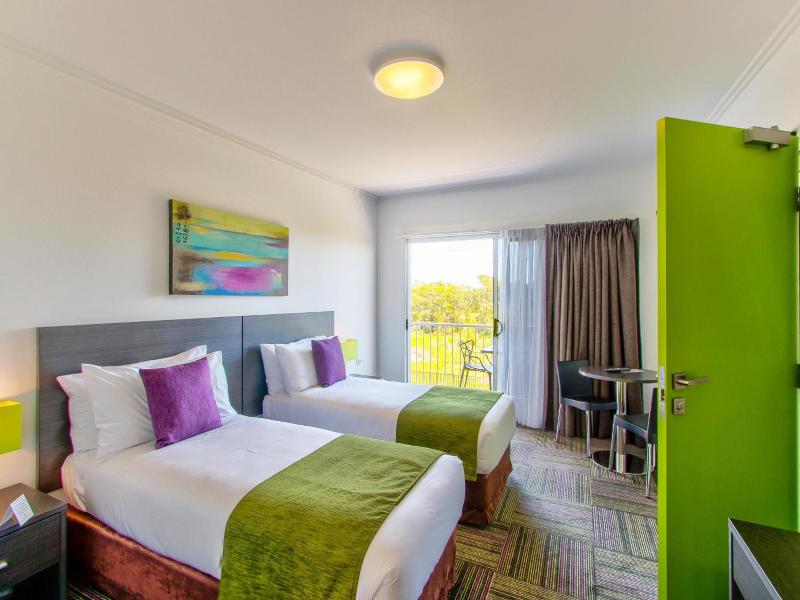 Mackay Oceanside Central Hotel image