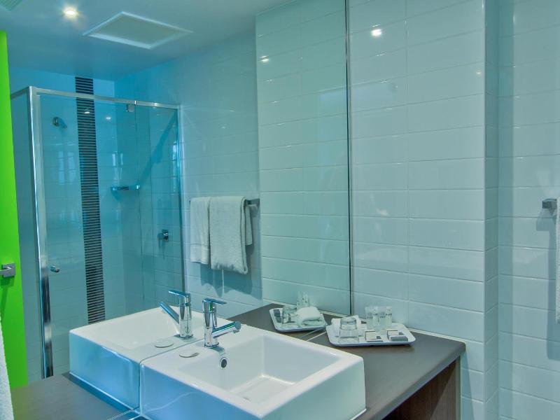 Mackay Oceanside Central Hotel image