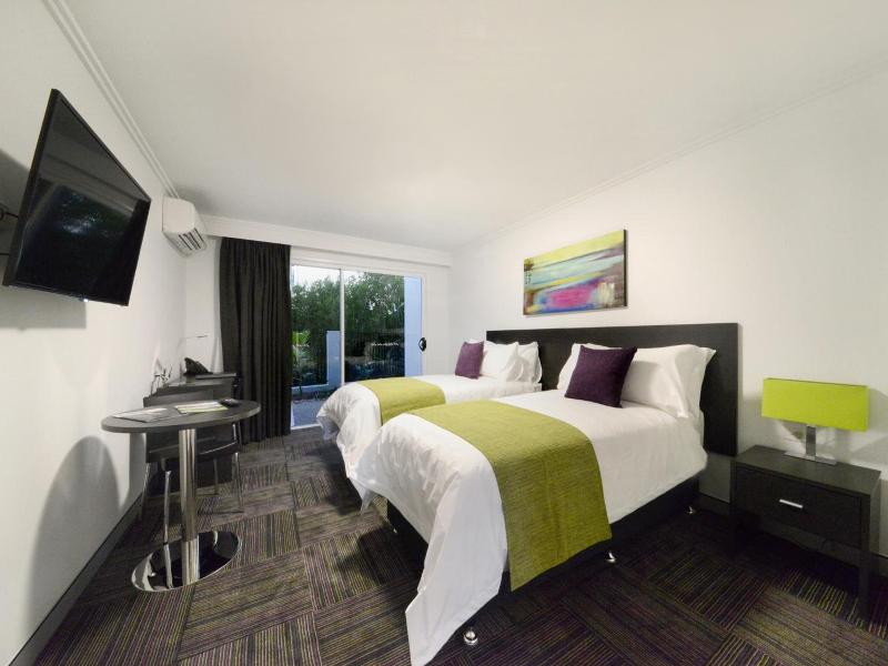 Mackay Oceanside Central Hotel image