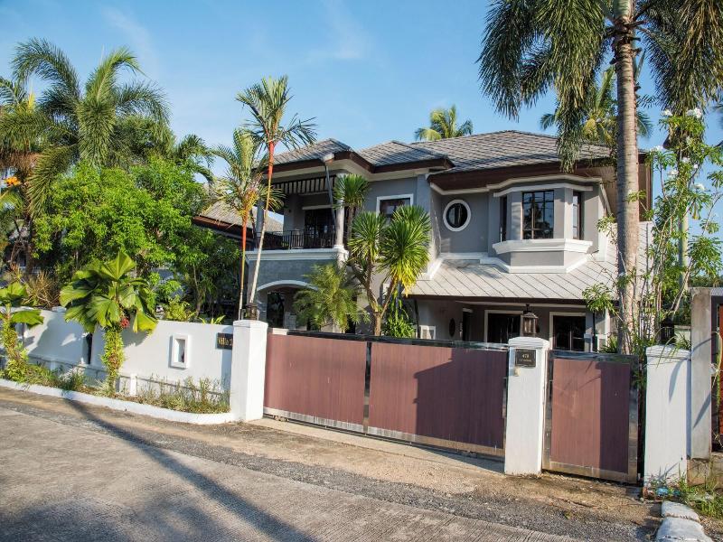Baan Santhiya Private Pool Villa image