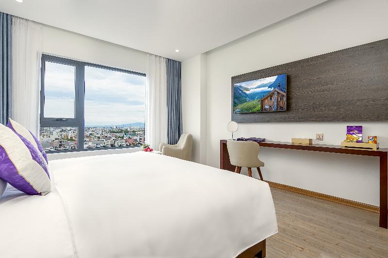 Aria Grand Hotel & Spa image