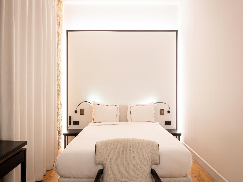 S Paul Hotel image