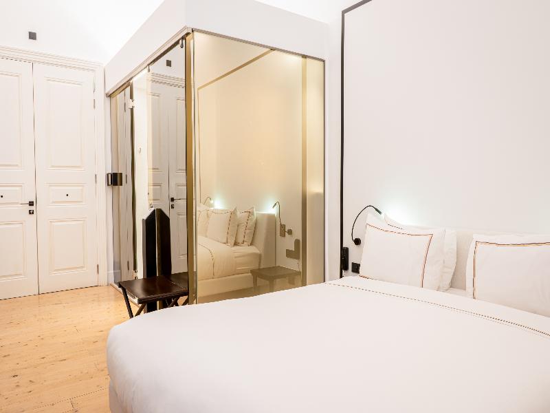 S Paul Hotel image