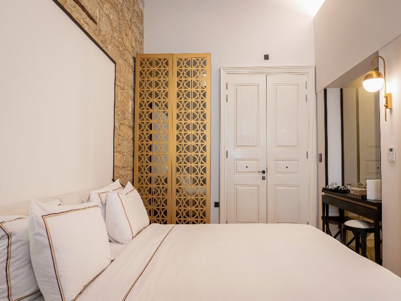 S Paul Hotel image