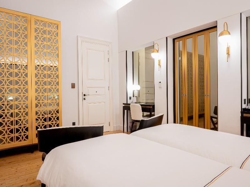 S Paul Hotel image