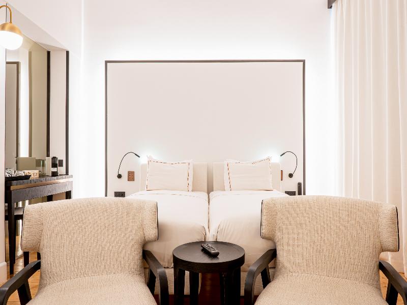 S Paul Hotel image