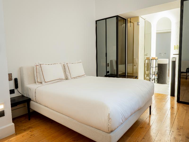 S Paul Hotel image