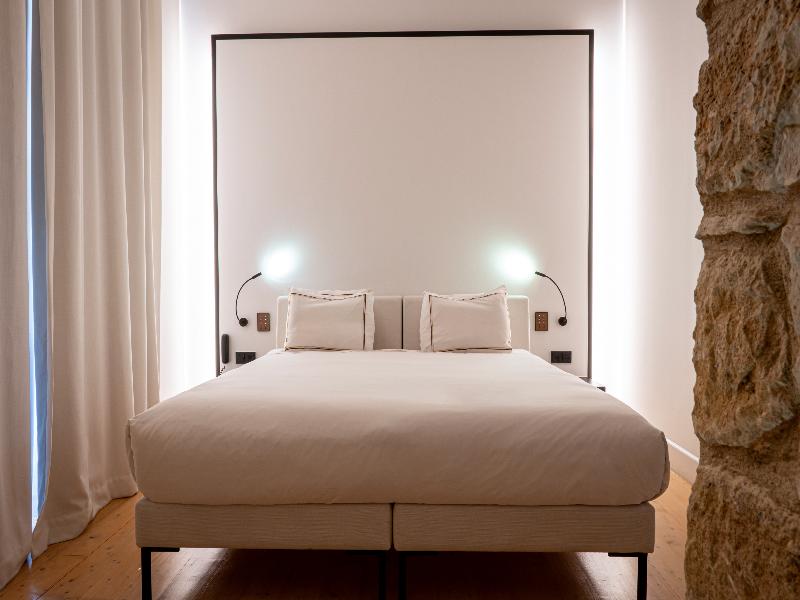 S Paul Hotel image
