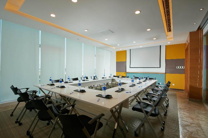 Holiday Inn Express Handan East  image