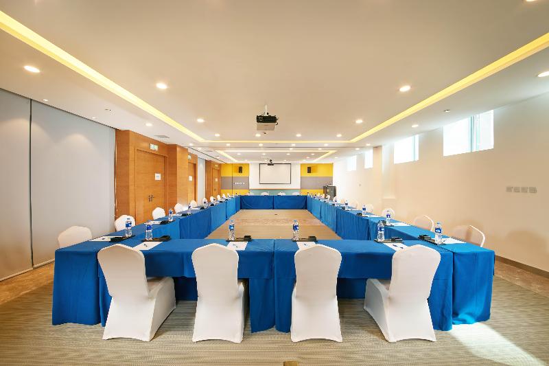 Holiday Inn Express Handan East  image
