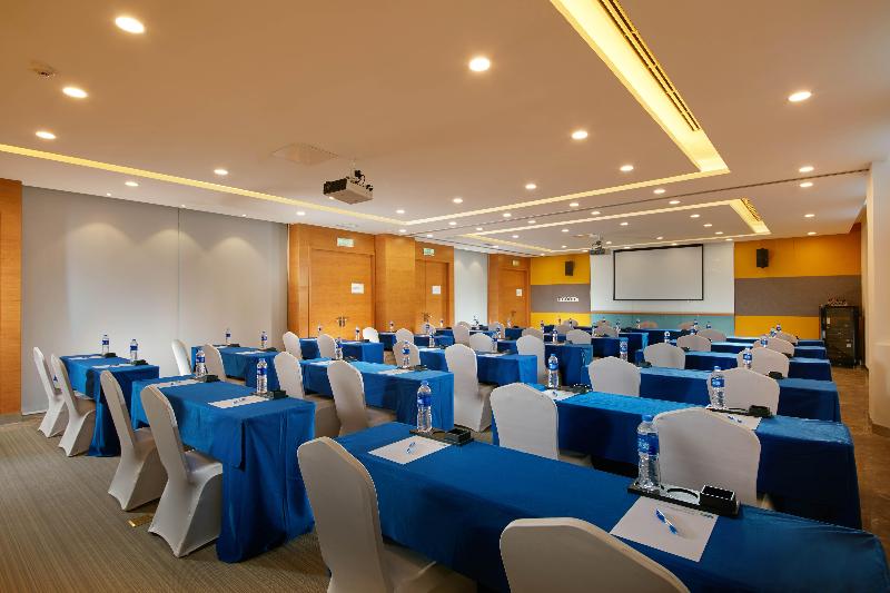 Holiday Inn Express Handan East  image