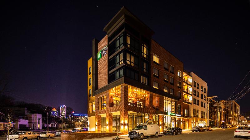 Holiday Inn Express & Suites Charlotte - South End