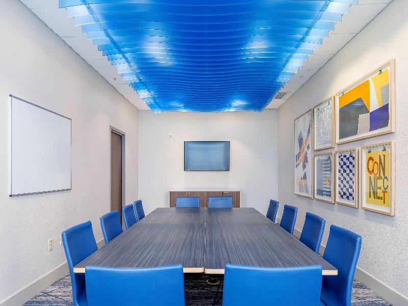 Holiday Inn Express & Suites Medford image