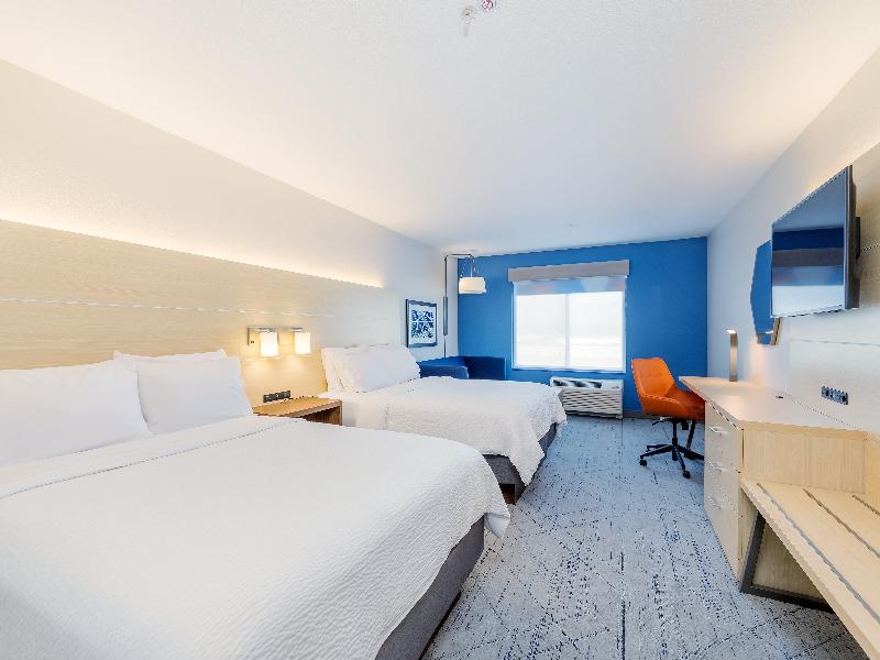 Holiday Inn Express & Suites Medford image