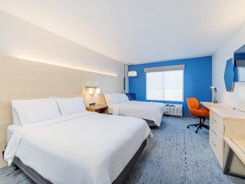 Holiday Inn Express & Suites Medford image