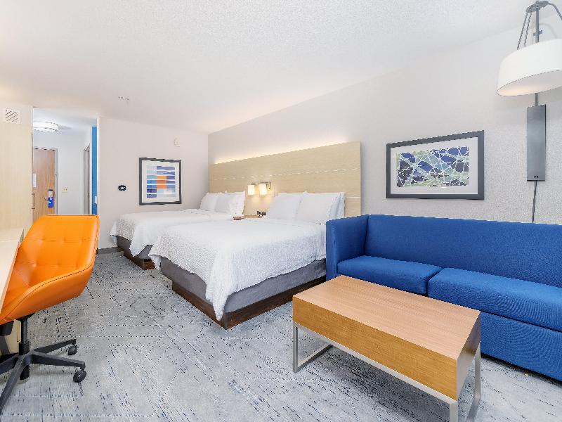 Holiday Inn Express & Suites Medford image