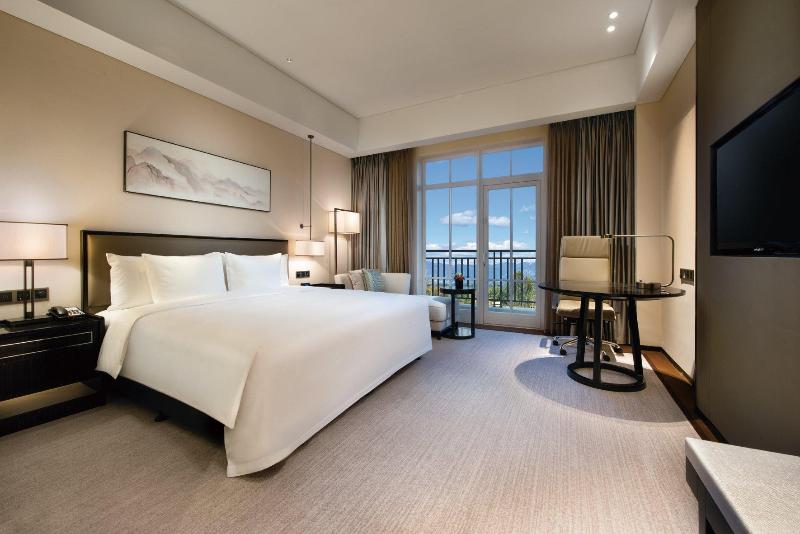 Crowne Plaza Huailai image