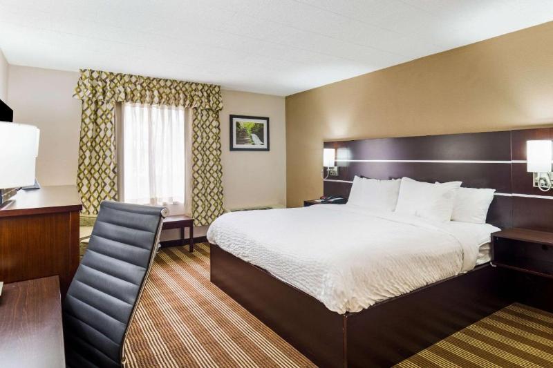 Pocono Inn & Banquet - Stroudsburg image