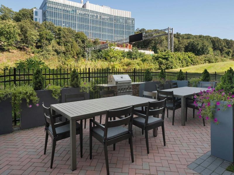 Fairfield Inn & Suites Boston Waltham image