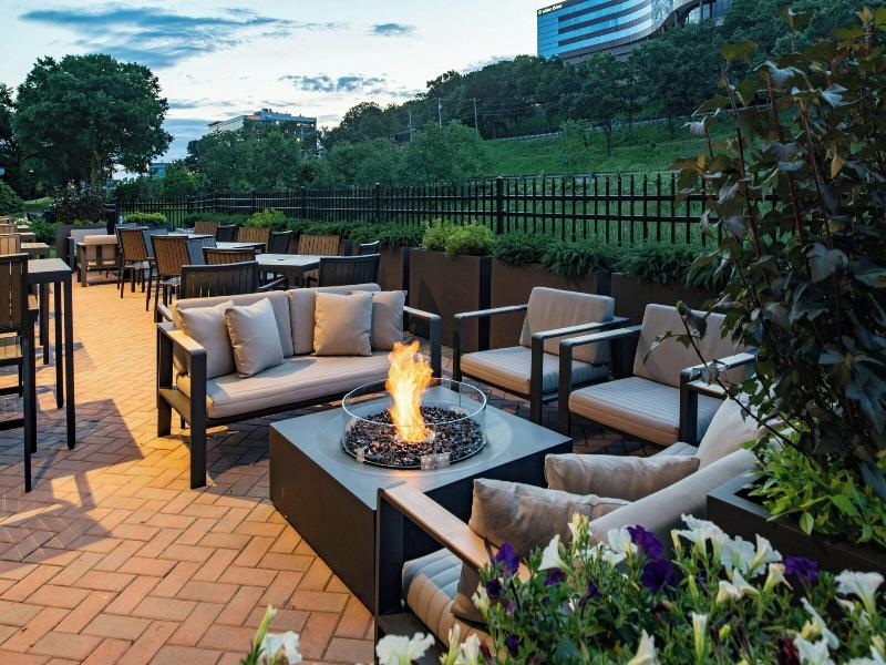 Fairfield Inn & Suites Boston Waltham image