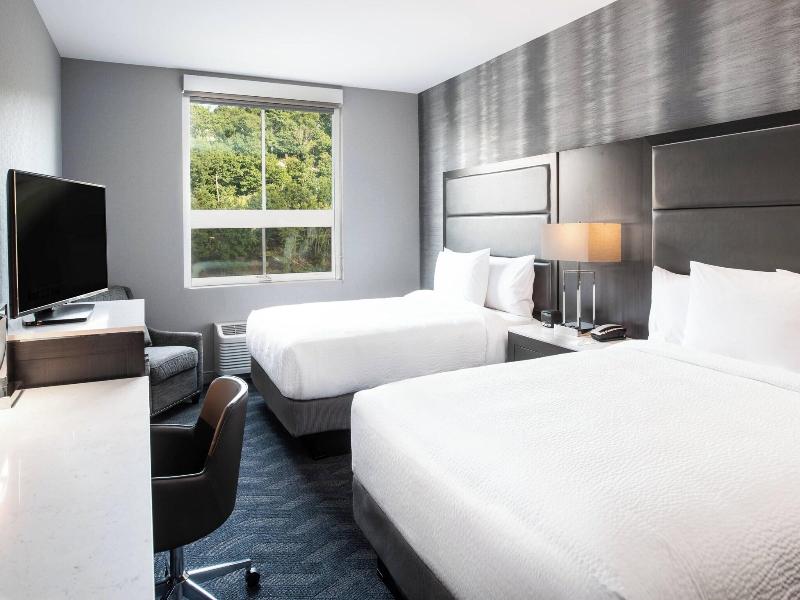 Fairfield Inn & Suites Boston Waltham image