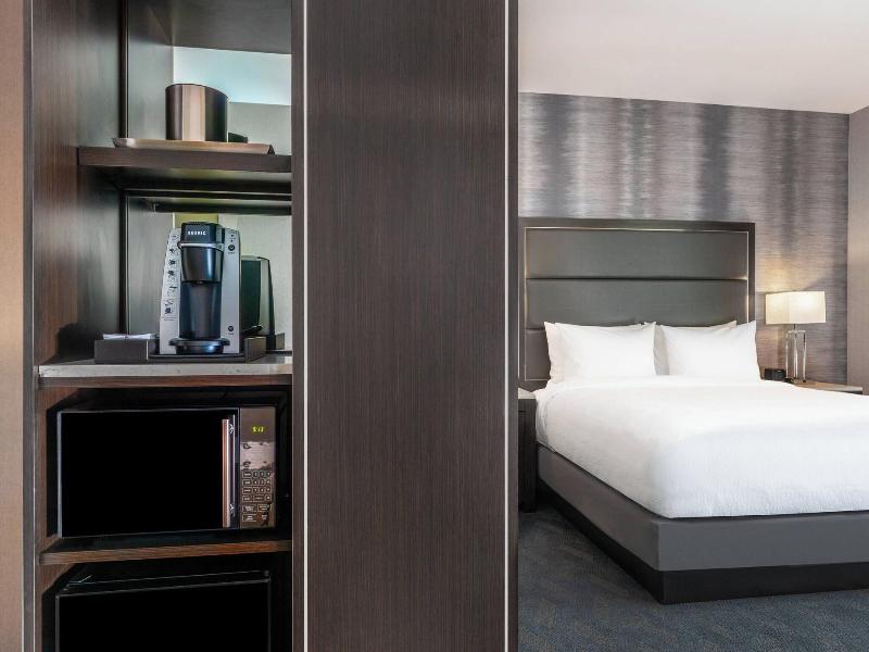 Fairfield Inn & Suites Boston Waltham image