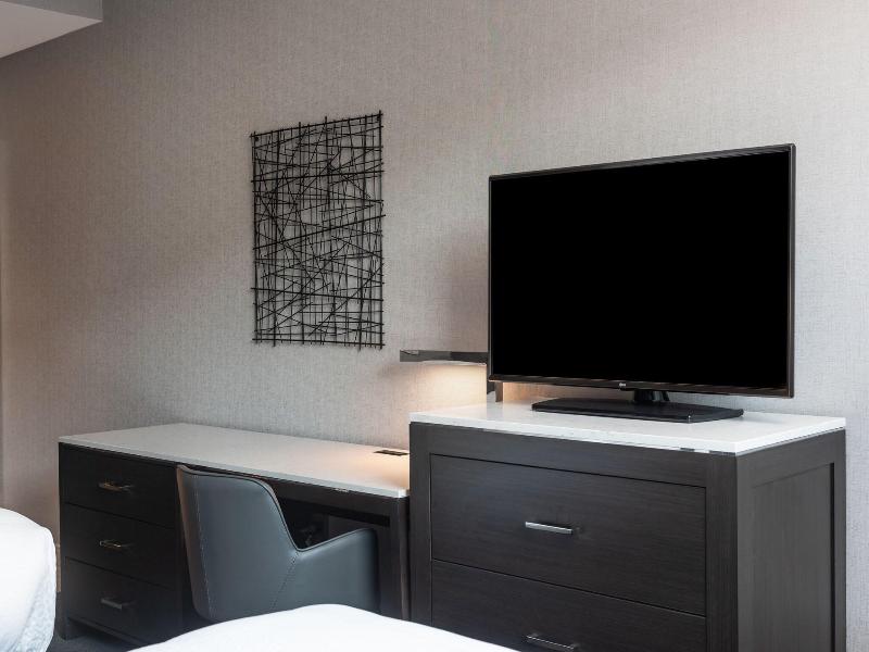 Fairfield Inn & Suites Boston Waltham image