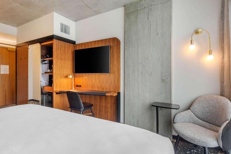 Cambria Hotel Boston Downtown-South Boston image