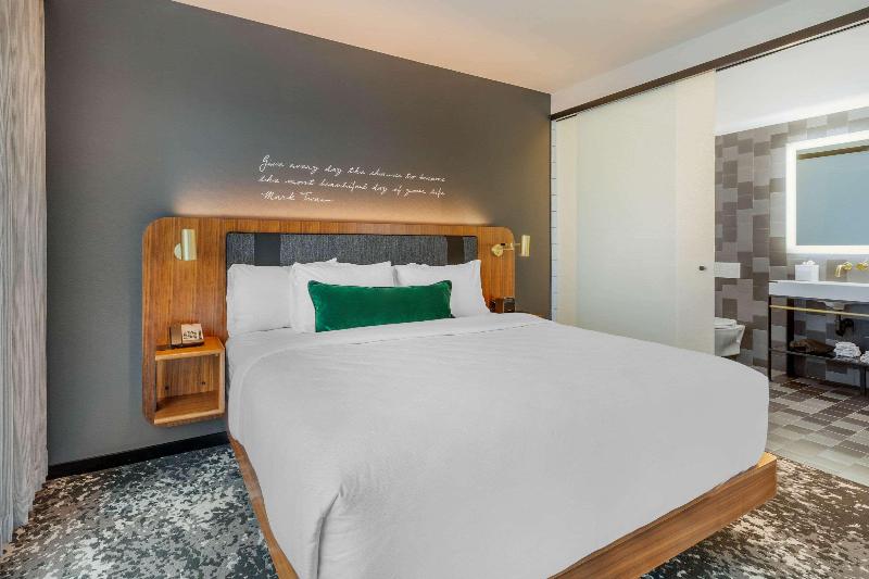 Cambria Hotel Boston Downtown-South Boston image
