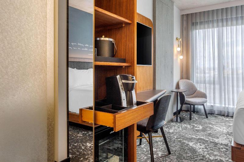 Cambria Hotel Boston Downtown-South Boston image