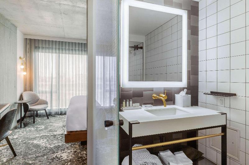 Cambria Hotel Boston Downtown-South Boston image